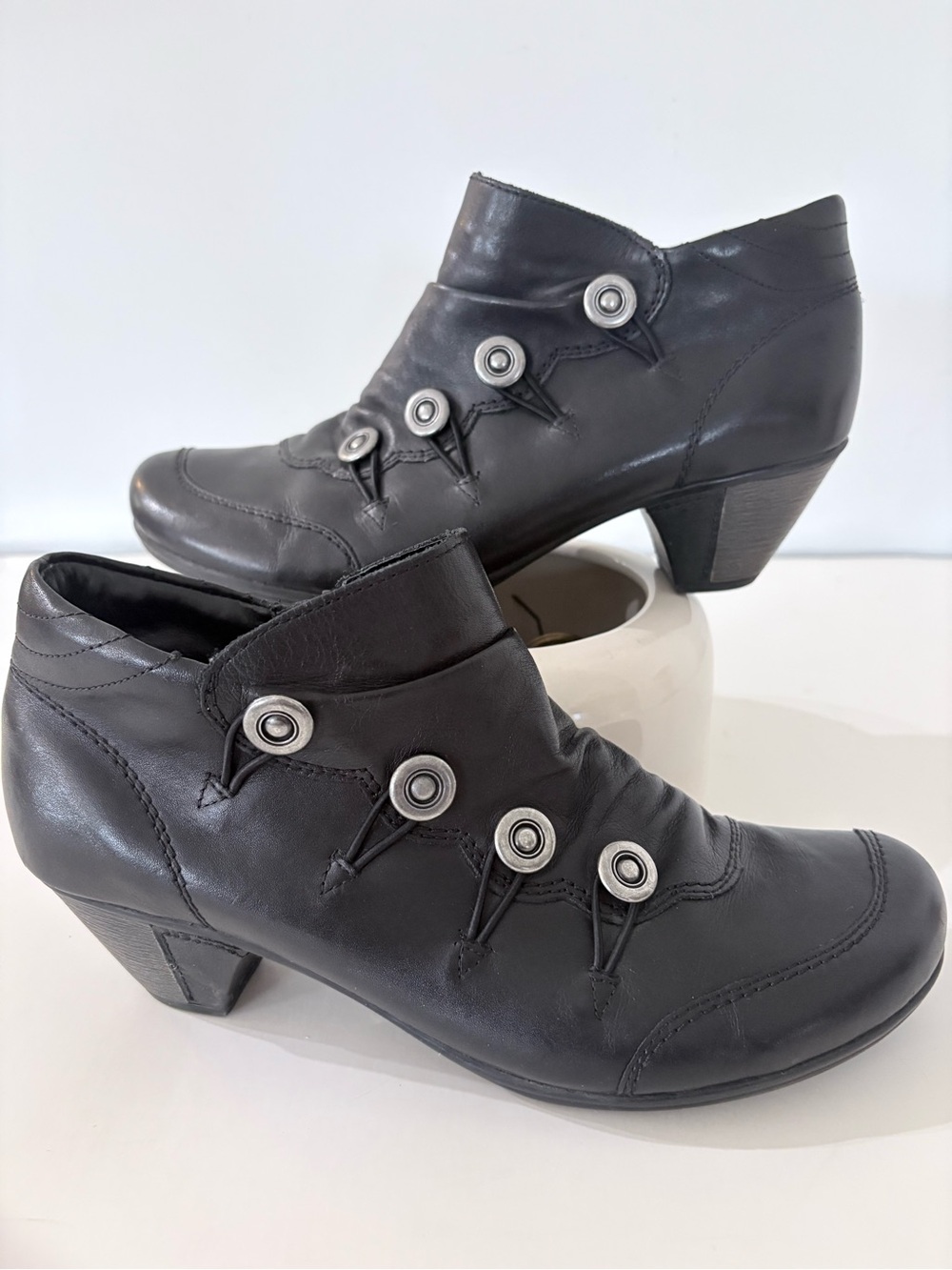 REMONTE Black Leather Kitten Heel Booties 39/8 Side Zip Steampunk 90s Classical